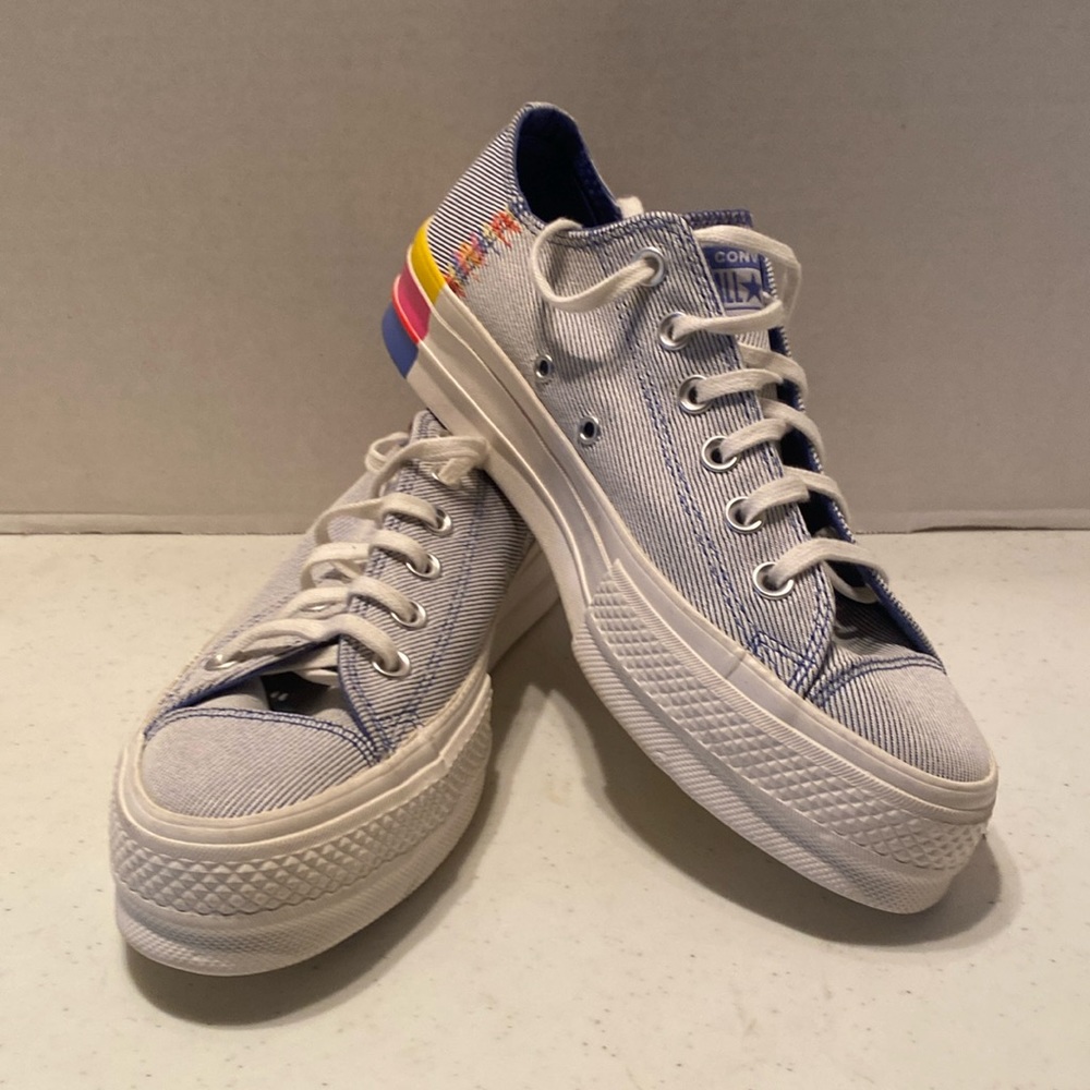 Converse All Stars Rainbow Lo-Tops Size 8 WMN